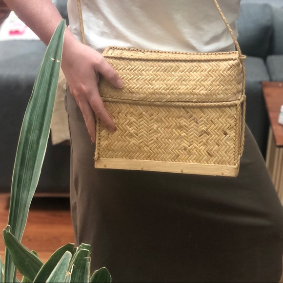 Organic fiber, Hand woven bag - Picture 5 of 6